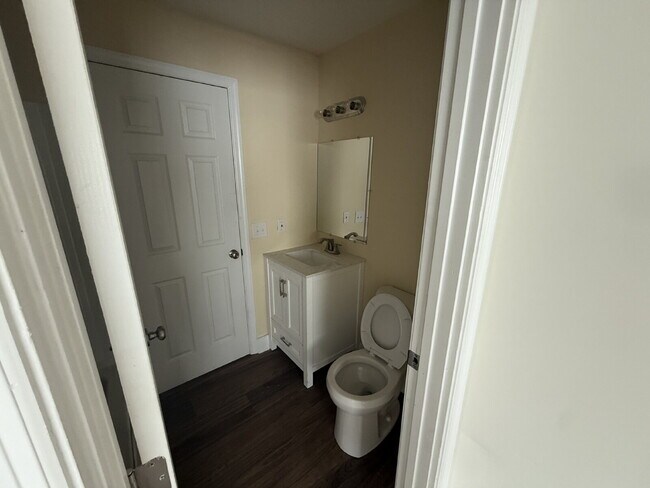 Building Photo - 1709 Cass St