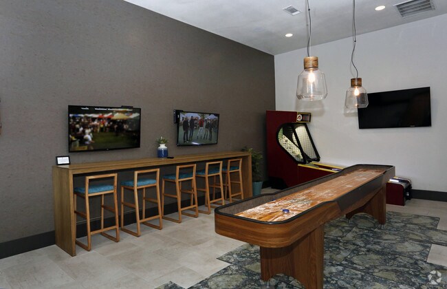 Clubroom - Bridge at Asher