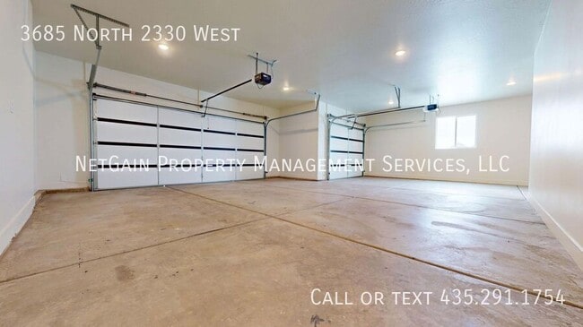 Building Photo - 3685 2330