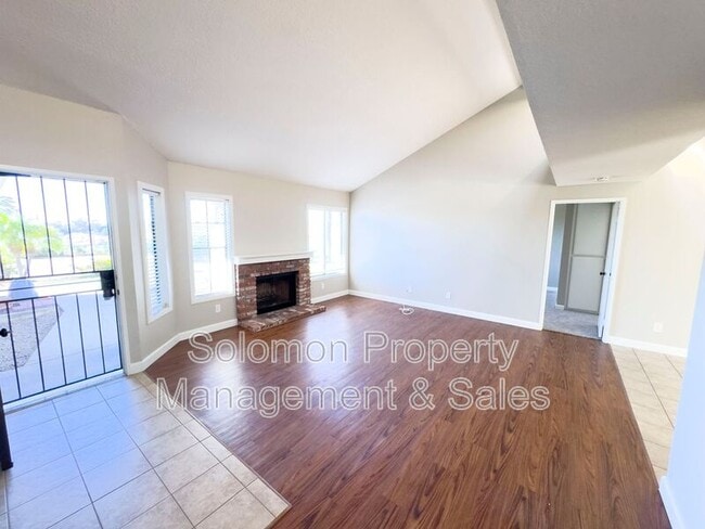 Building Photo - 905 Viewpoint Dr