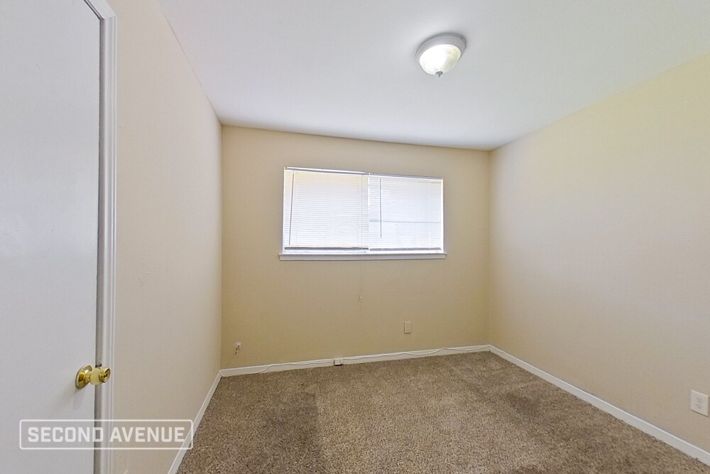 Building Photo - 1495 W Gulf Bank Rd