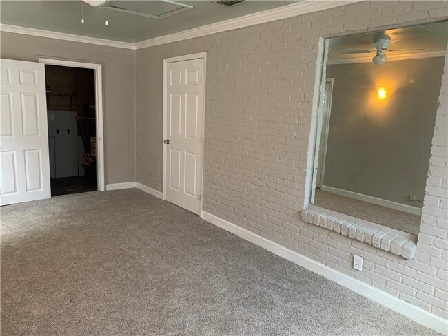 Building Photo - 3062 Pickell Dr