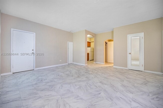 Building Photo - 825 Alton Ct
