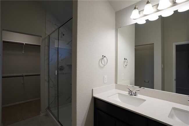 Building Photo - 131 Trailstone Dr