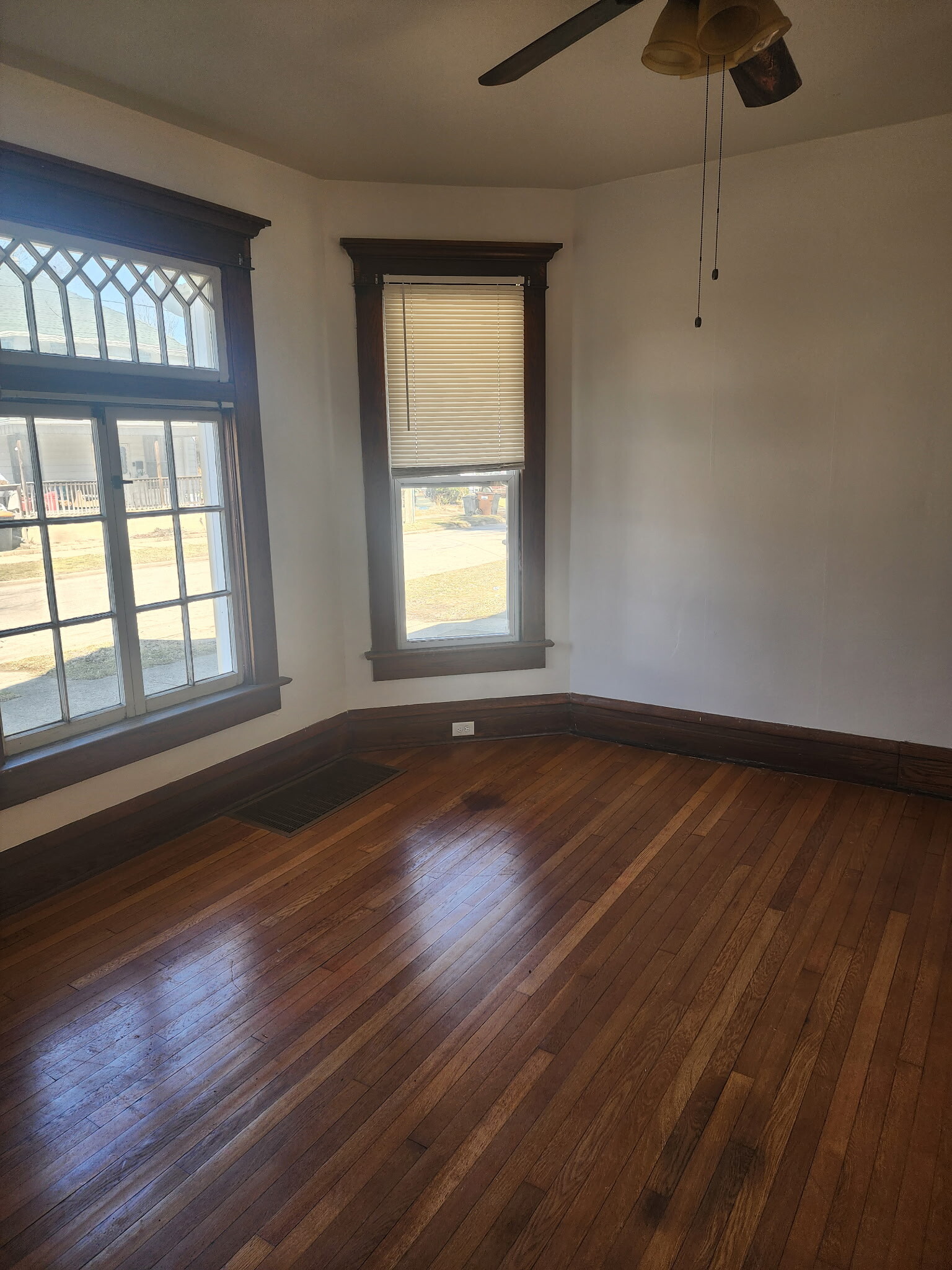 Building Photo - 222 N 5th St