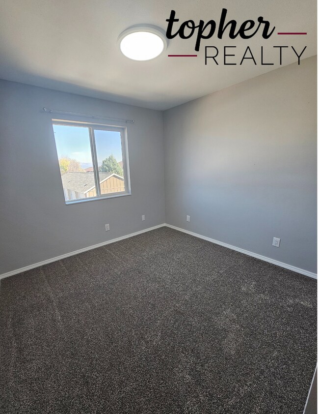 Building Photo - 2529 Ferndale Ln