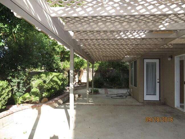 Building Photo - Beautiful Oasis-High Ceiling- Tile and Car...