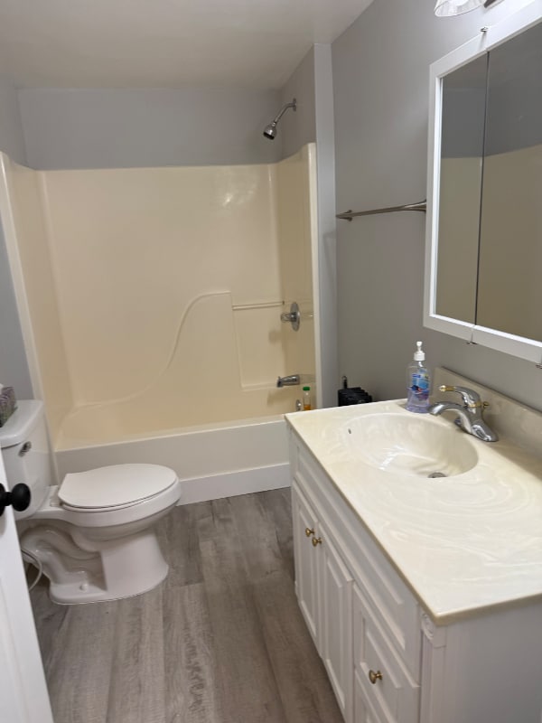 Building Photo - 343 S George St