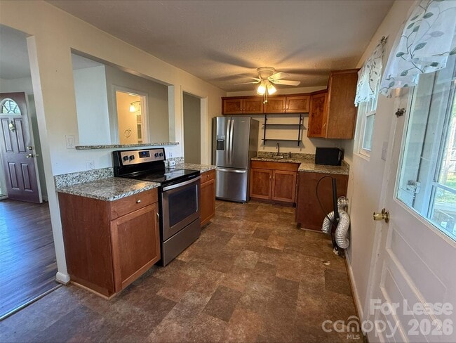 Building Photo - 910 Edgemont Ave