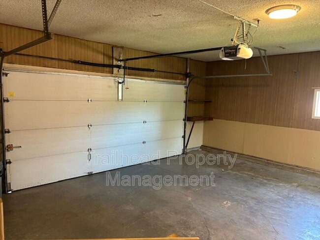 Building Photo - 1706 NE 77th St