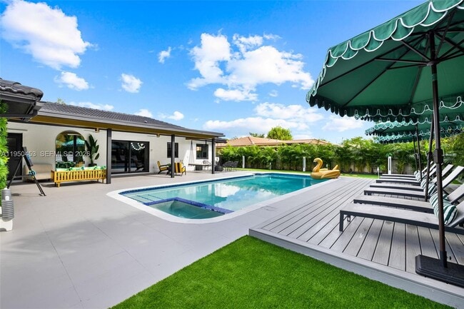 Building Photo - 10366 NW 15th St