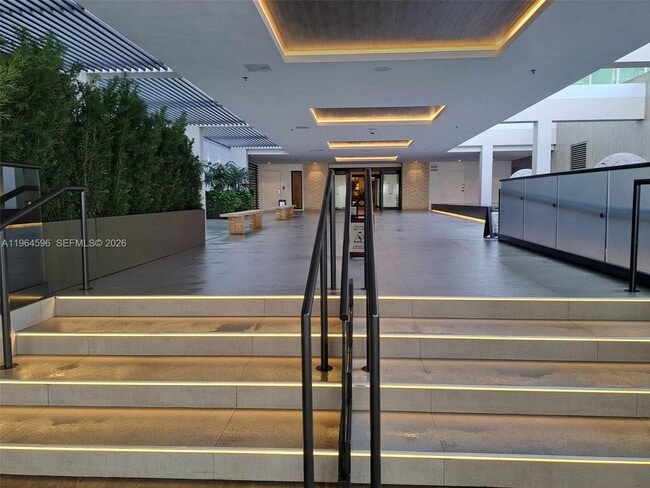 Building Photo - 2301 Collins Ave