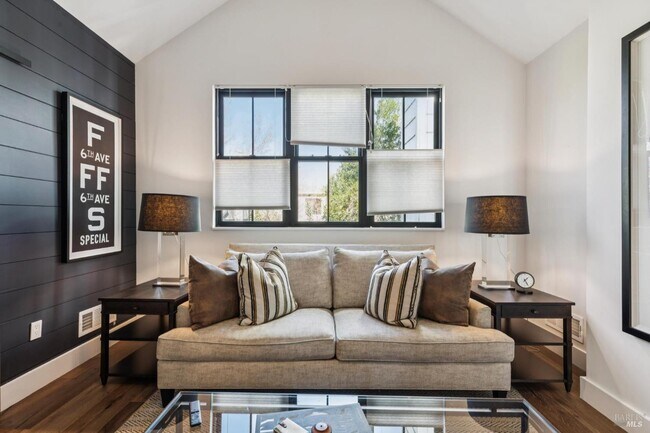 Building Photo - 1810 Quail Ct