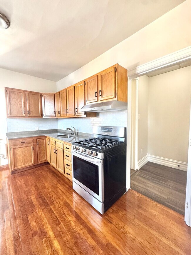 Building Photo - 1149 W Turner St