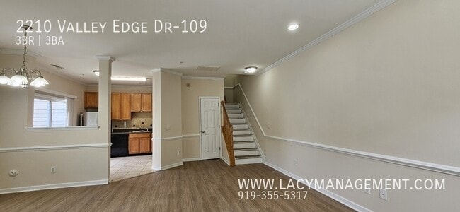 Building Photo - 2210 Valley Edge Dr