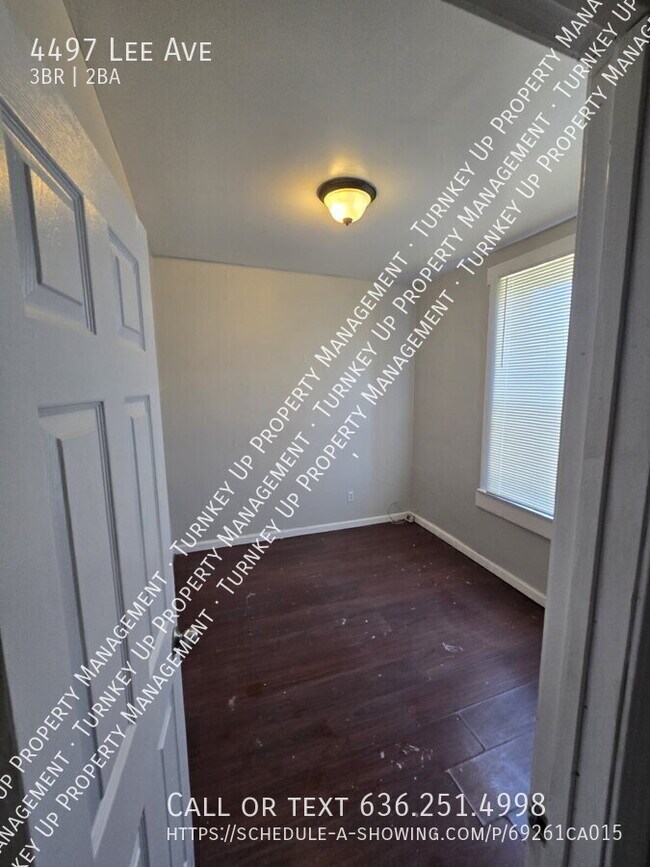 Building Photo - 4497 E Lee Ave