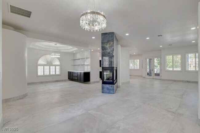 Building Photo - 2132 Lookout Point Cir