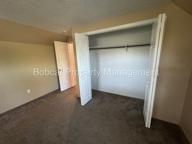 Building Photo - 20 Bodie Dr