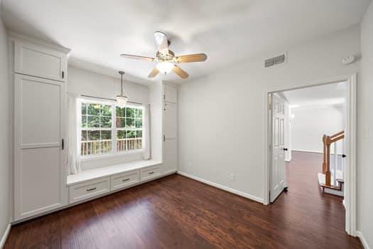 Building Photo - 201 Vanderpool Ln