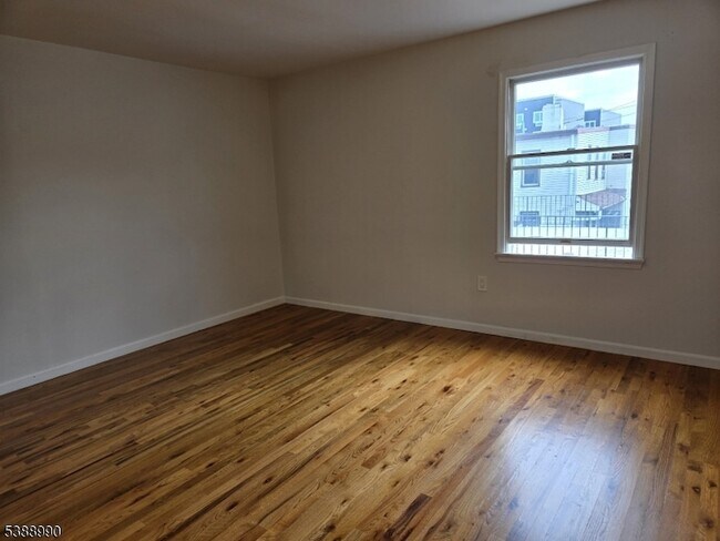 Building Photo - 89 Sumo Village Ct