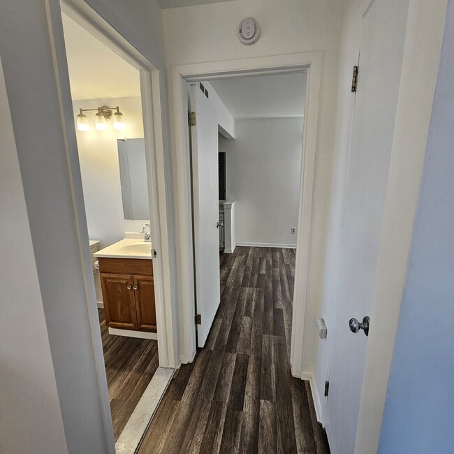Building Photo - Completely Remodeled 1 Bedroom Condo in Warren – Private Basement Laundry + Storage Room!