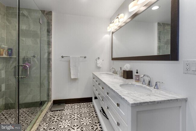 Building Photo - 2707 W Stiles St