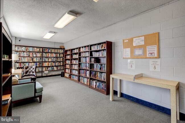 Building Photo - 4515 Willard Ave