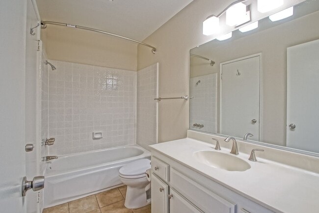 Building Photo - REMODELED, SPACIOUS & BRIGHT OCEAN-FACING CONDO IN BEAUTIFUL COMPLEX PERCHED ABOVE HOLLYWOOD RIVI...