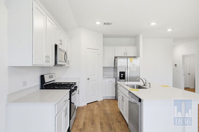 Building Photo - 1932 Marlin Spike Dr