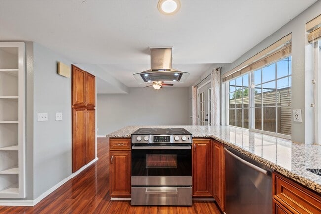 Building Photo - 651 S Xenon Ct