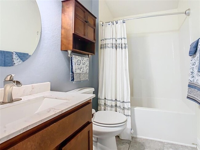 Building Photo - 649 Meadow Pointe Dr