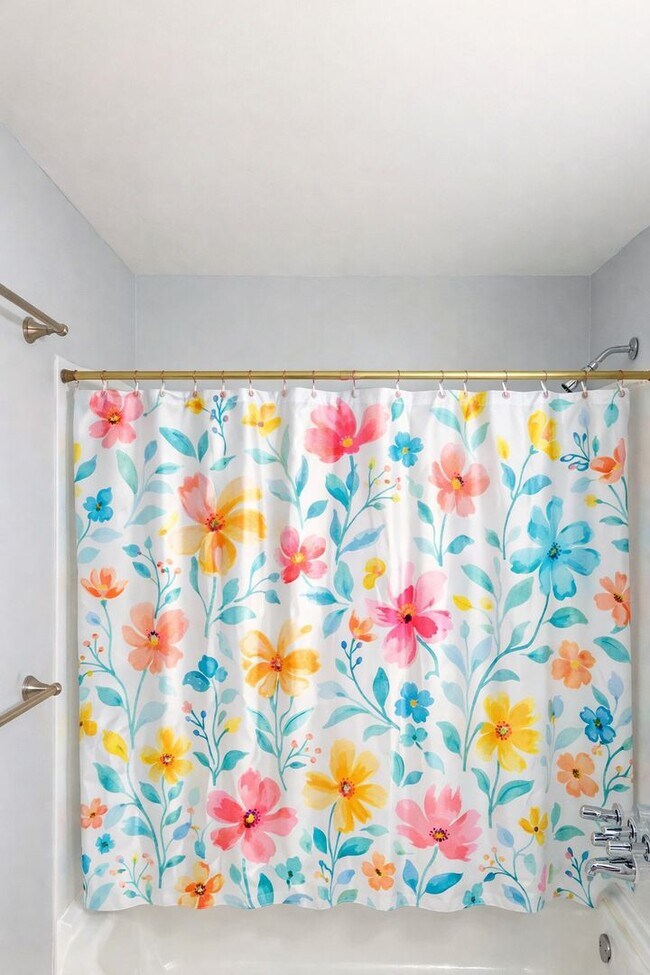 Building Photo - Updated 3BR 1BA Home w/ Garage & Updated Kitchen in Cincinnati