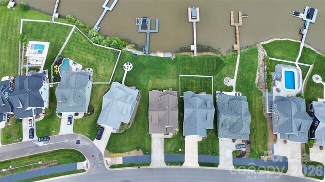 Building Photo - 136 Preston Rd