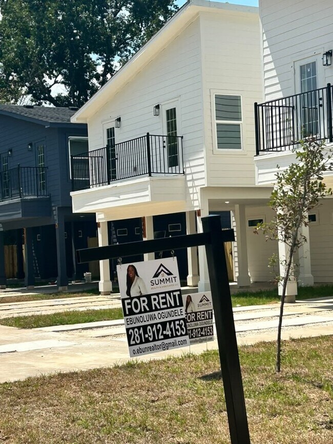 Building Photo - 8415 Mahalia Dr