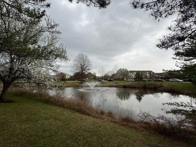 Building Photo - Sophisticated 2 Bed 2 Bath Condo with Loft...