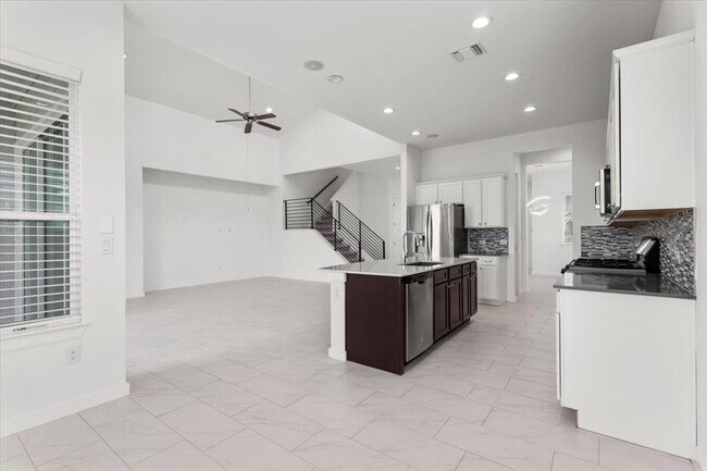 Building Photo - 7201 Garnet Mill Ln