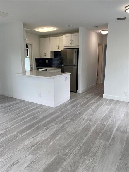 Building Photo - 1730 NE 56th Ct