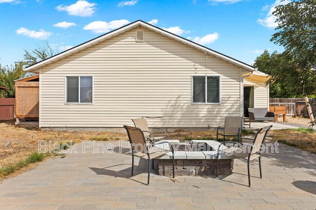 Building Photo - 43 S Newberry Way
