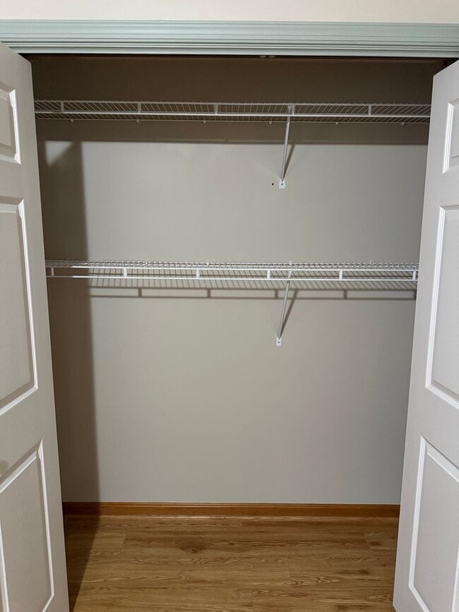 Building Photo - 1560 Buttercup Dr