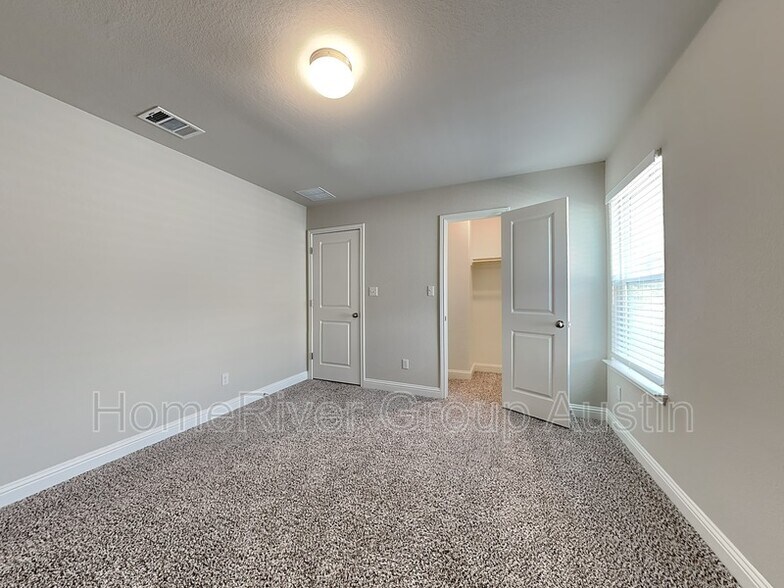 Building Photo - 405 Bright Star Ln