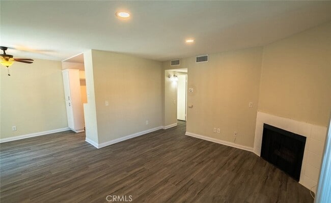 Building Photo - 4406 Cahuenga Blvd