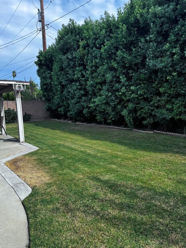 Building Photo - Beautiful 4 bed 2 baths house in a great a...