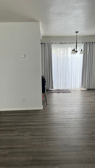DINING RM /WINDOW COVERS - 627 Coronado Ave