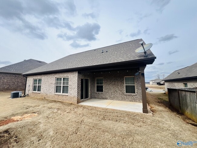 Building Photo - 292 Holt St