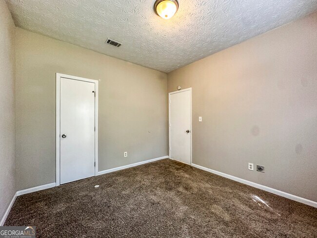 Building Photo - 11647 Matthews Trail