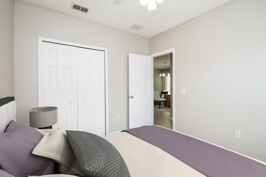 Building Photo - 623 Cotulla Dr