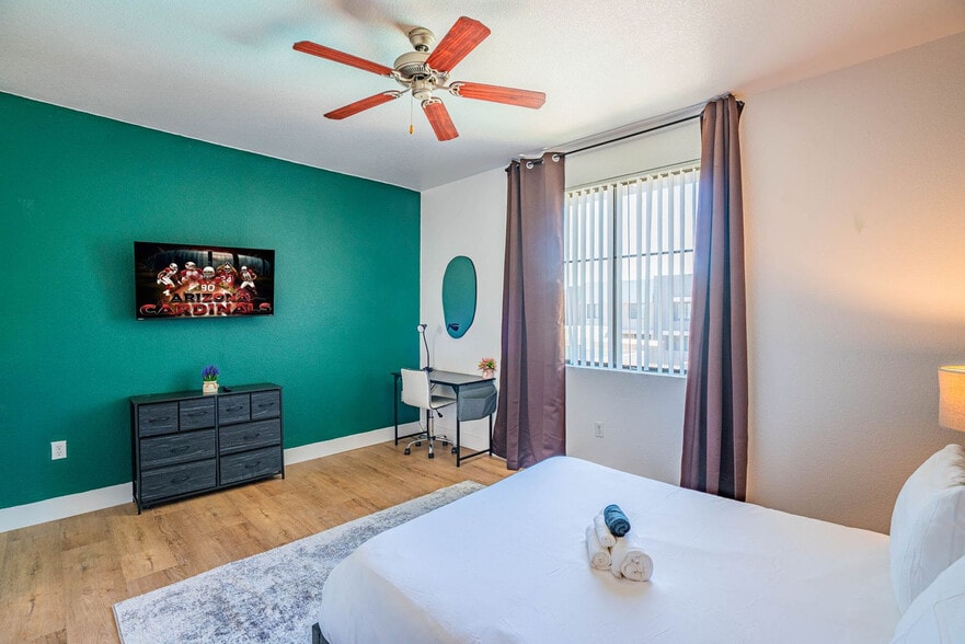 Building Photo - 6610 N 93rd Ave