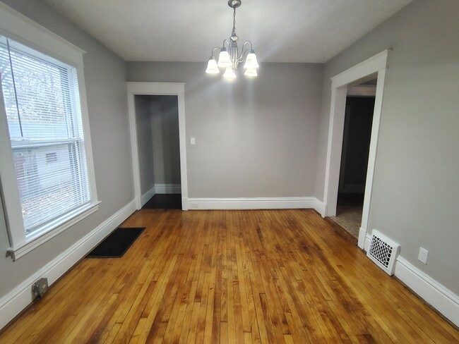 Building Photo - 2139 10th St