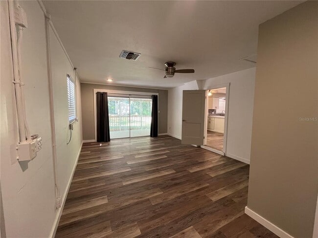 Building Photo - 1565 Oakhurst St