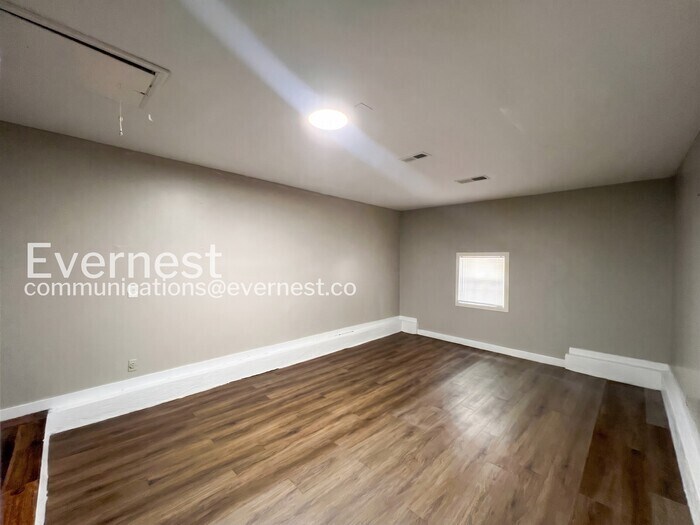 Building Photo - 5787 Northland Dr